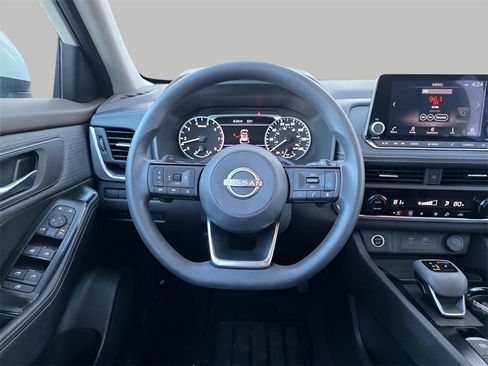 Used 2023 Nissan Rogue SV image 19