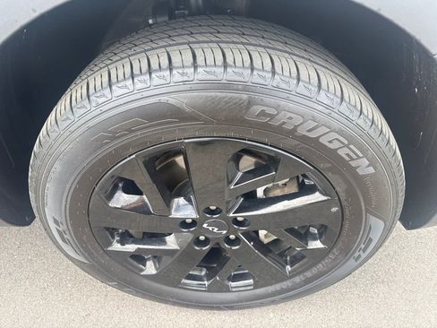 Used 2023 Kia Sorento S image 34