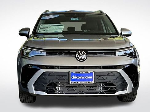 New 2025 Volkswagen Taos SE image 2