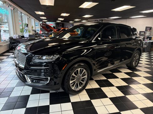 Used 2020 Lincoln Nautilus Reserve image 1