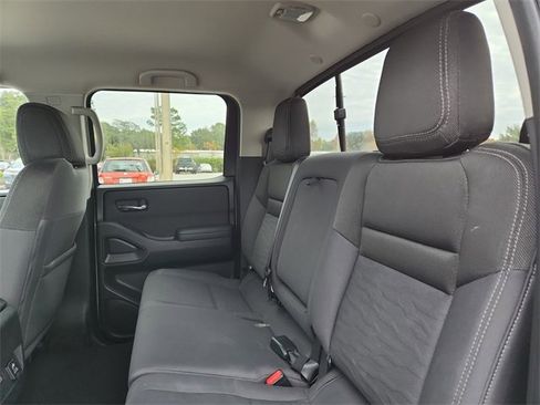 Used 2022 Nissan Frontier SV w/ Technology Package image 16
