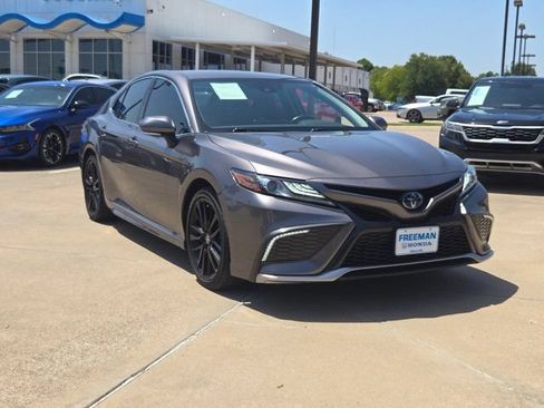 Used 2022 Toyota Camry XSE w/ Cold Weather Package FWD image 3