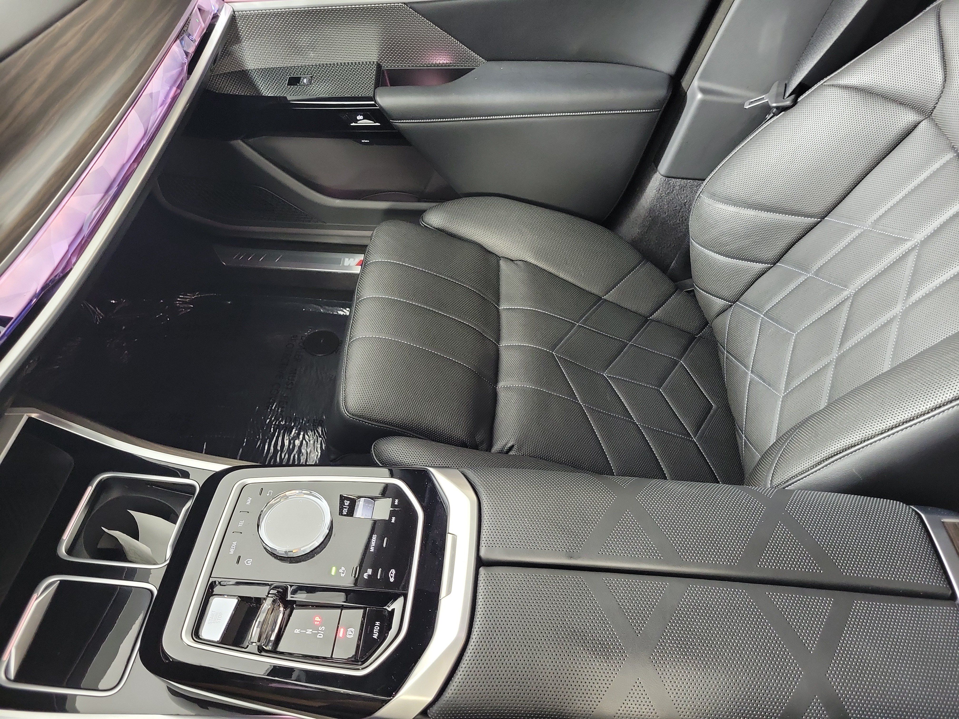 Certified 2023 BMW 760i xDrive AWD/4WD image 16