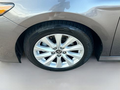 Used 2020 Toyota Camry LE FWD image 35