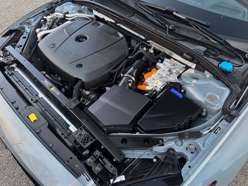 Used 2024 Volvo S60 T8 Ultimate image 33