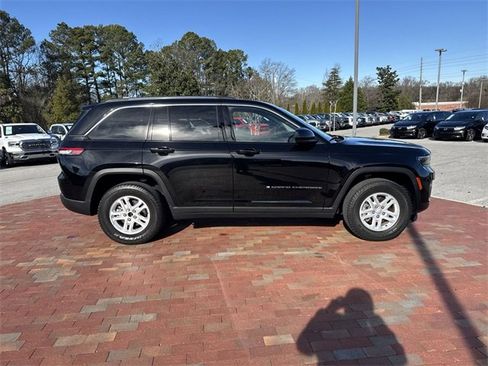 Used 2023 Jeep Grand Cherokee Laredo w/ Luxury Tech Group I image 37