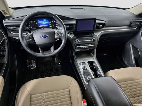Used 2020 Ford Explorer XLT w/ Cold Weather Package AWD/4WD image 21