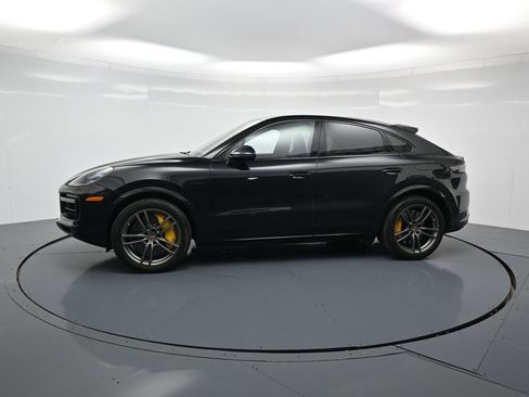 Certified 2022 Porsche Cayenne Turbo S AWD/4WD image 2