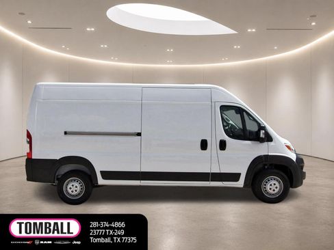 Used 2024 RAM ProMaster 2500 w/ Convenience Group FWD image 8