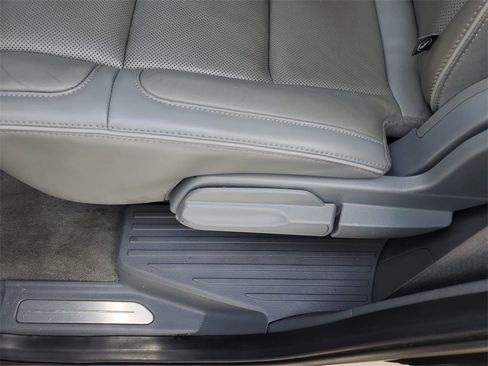 Used 2019 Lincoln Navigator Select image 13