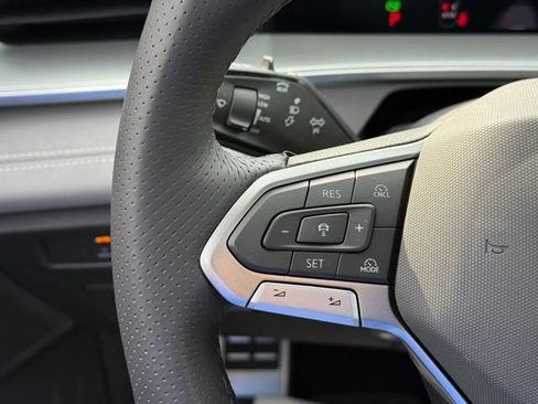 New 2026 Volkswagen Tiguan SE R-Line AWD/4WD image 25