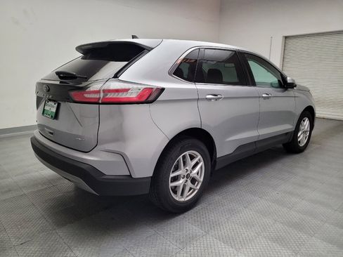 Used 2023 Ford Edge SEL image 9