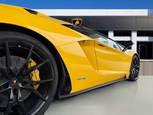 Used 2018 Lamborghini Aventador S image 37