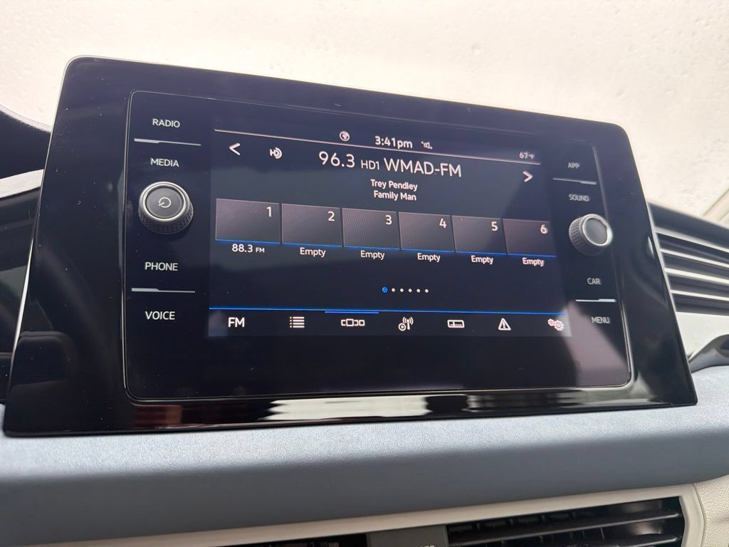 Certified 2026 Volkswagen Jetta SE FWD image 20