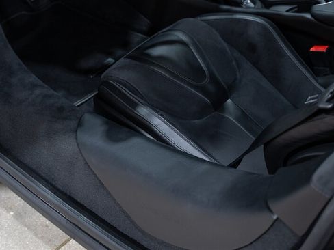 Used 2018 McLaren 720S Performance RWD image 23