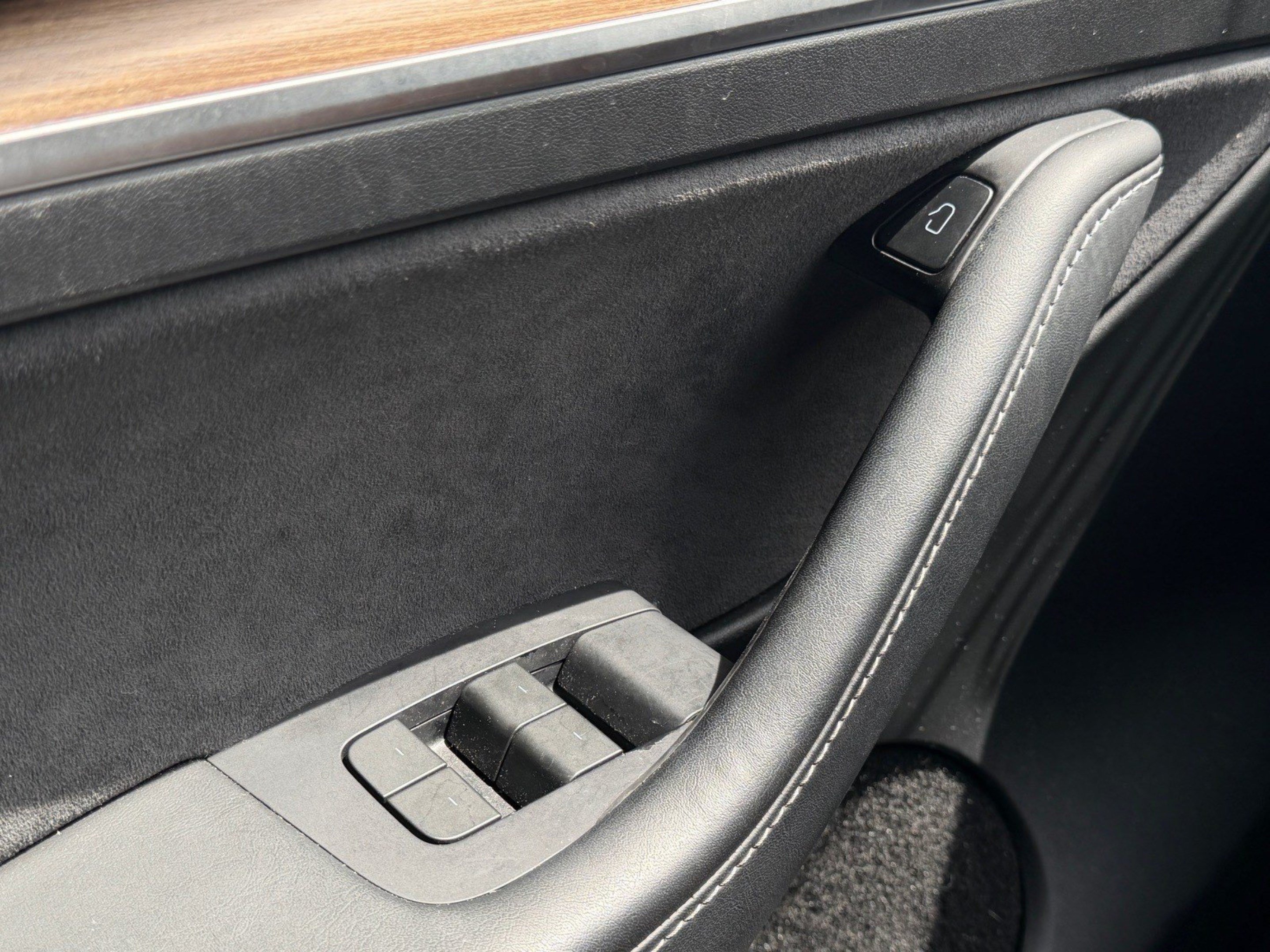 Used 2023 Tesla Model Y 2WD image 19