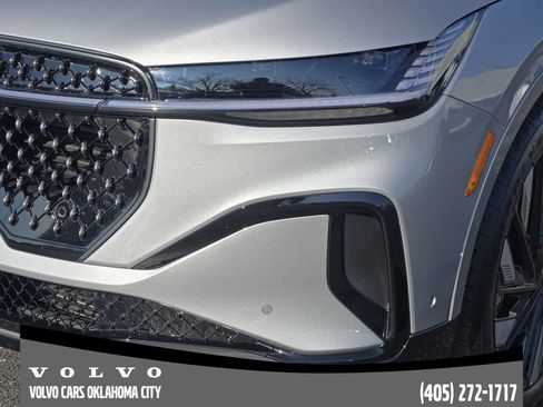 Used 2024 Lincoln Nautilus Reserve w/ Equipment Group 202A image 8