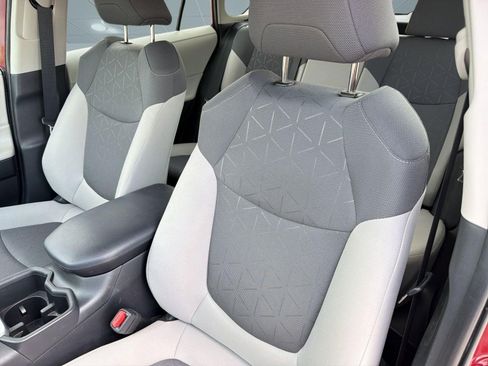 Used 2024 Toyota RAV4 XLE w/ Convenience Package image 21