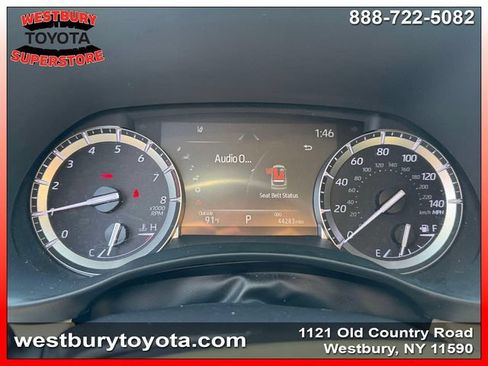 Used 2022 Toyota Highlander XLE AWD/4WD image 29
