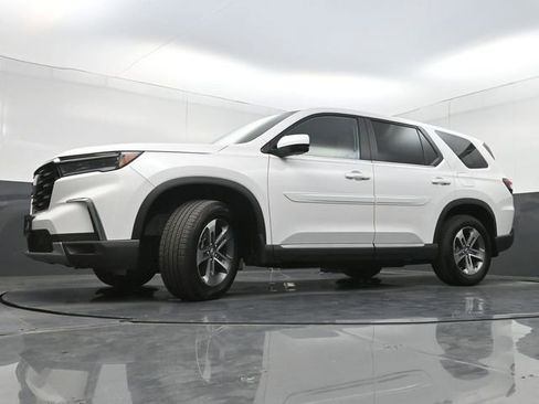 Used 2025 Honda Pilot EX-L image 31