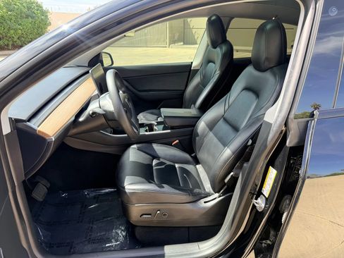 Used 2021 Tesla Model Y Long Range image 9