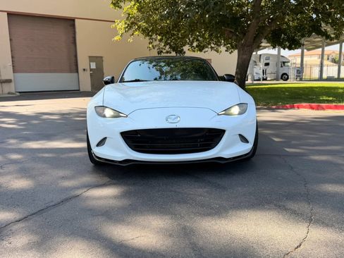 Used 2017 MAZDA MX-5 Miata Club w/ Brembo/BBS Package RWD image 2