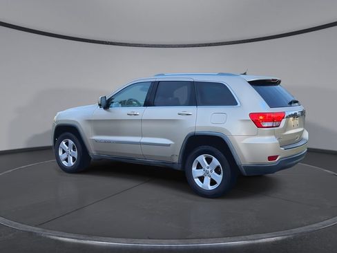 Used 2011 Jeep Grand Cherokee Laredo RWD image 6