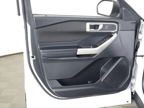 Used 2020 Ford Explorer XLT w/ Comfort Package image 23