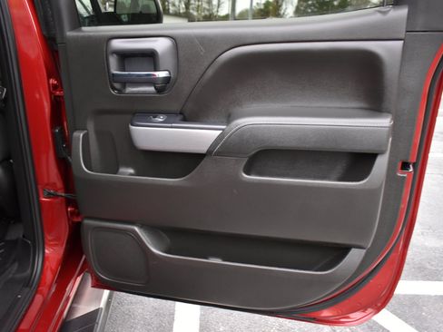 Used 2018 Chevrolet Silverado 1500 LT w/ All Star Edition image 37