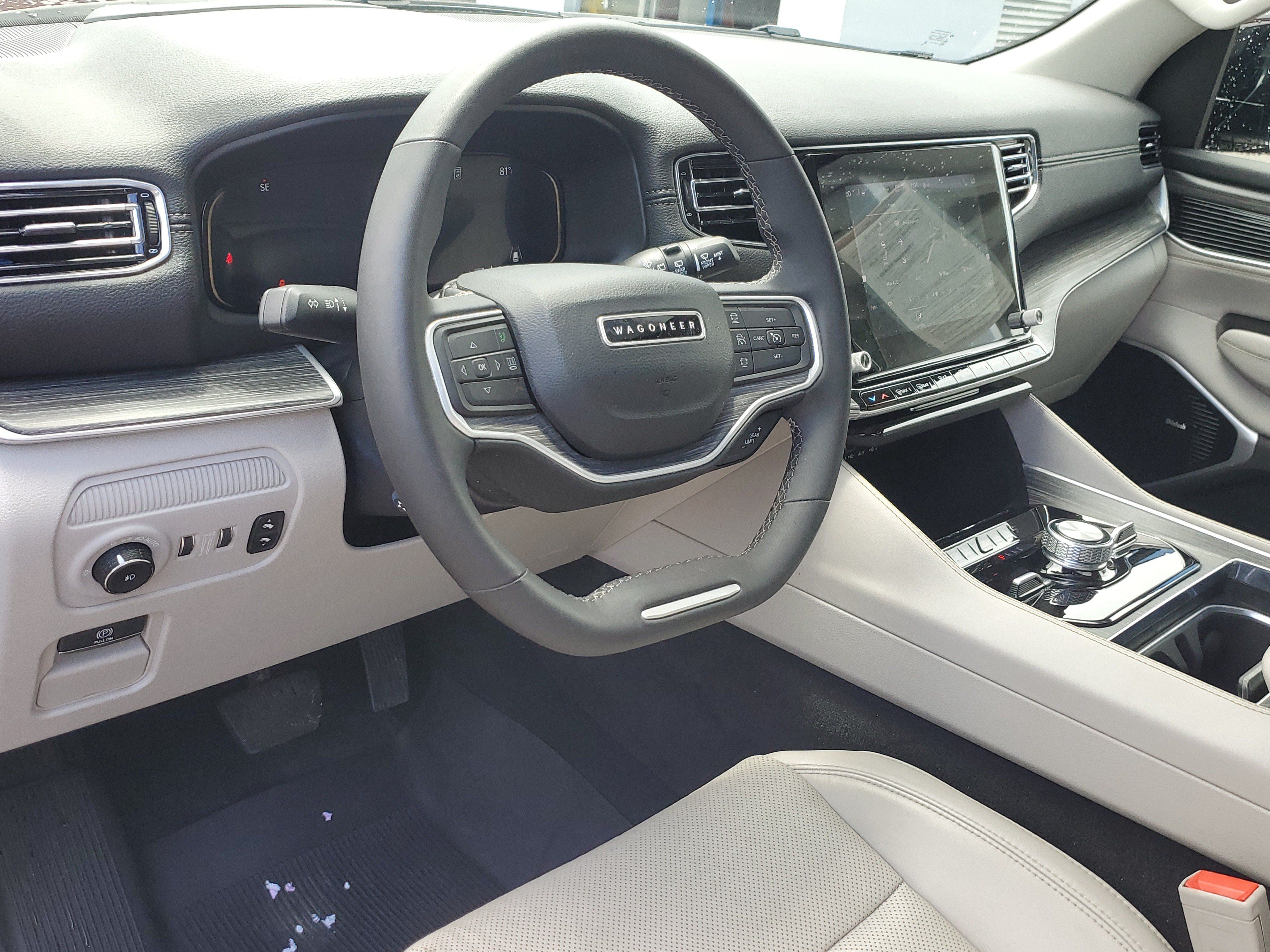 Used 2024 Jeep Wagoneer Series III w/ Premium Group I AWD/4WD image 18