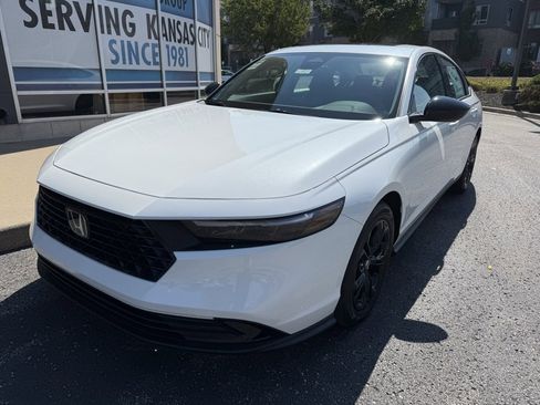 New 2025 Honda Accord SE image 10