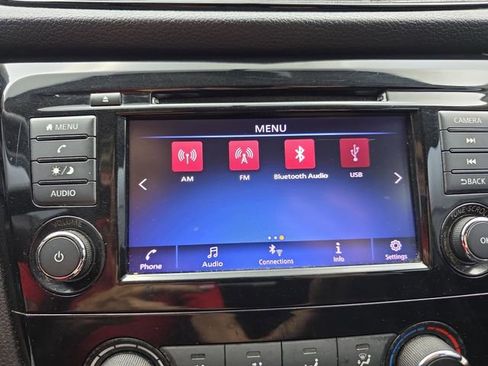 Used 2018 Nissan Rogue S FWD image 20
