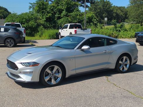 Used 2019 Ford Mustang GT Premium RWD image 2