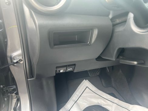 Used 2025 Nissan Versa SR w/ Trunk Package image 18