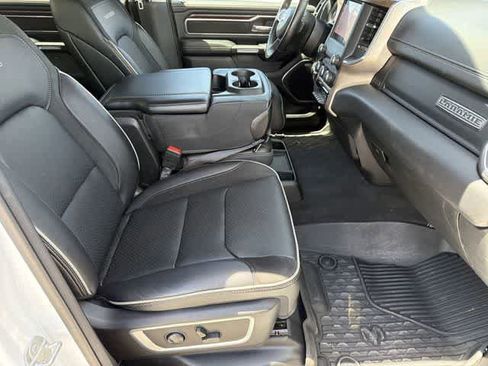 Used 2022 RAM 1500 Laramie AWD/4WD image 18