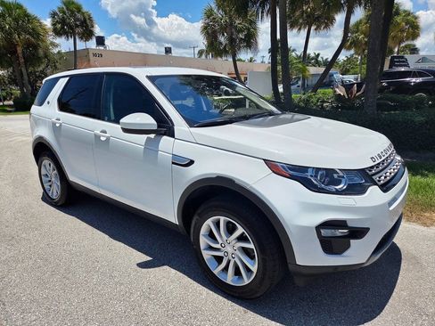 Used 2017 Land Rover Discovery Sport HSE AWD/4WD image 5