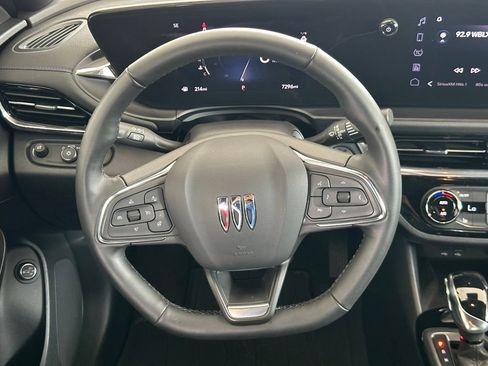 Used 2025 Buick Envista Sport Touring w/ Convenience I Package FWD image 17