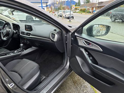 Used 2017 MAZDA MAZDA3 Sport w/ Preferred Equipment Package image 11