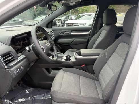 Used 2025 GMC Terrain Elevation image 21