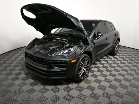 Certified 2025 Porsche Macan image 34