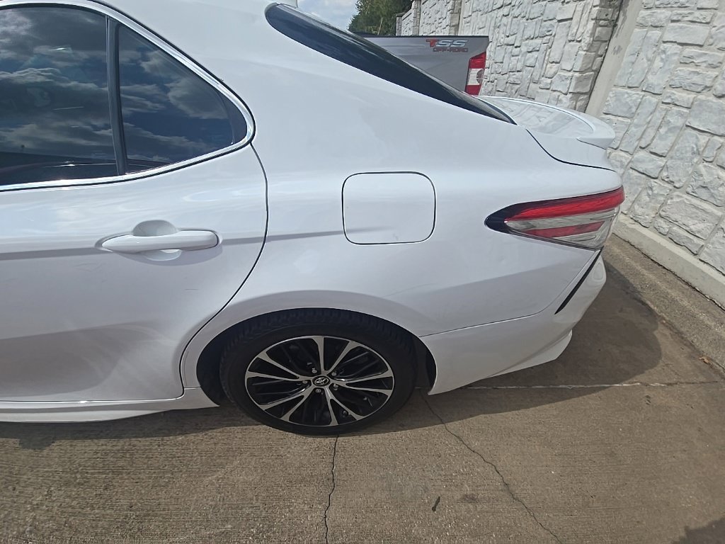 Used 2019 Toyota Camry SE FWD image 9