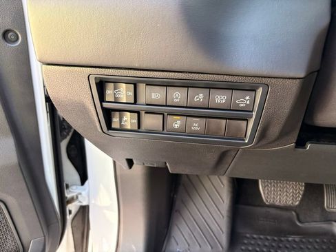Used 2024 Toyota Tundra Platinum AWD/4WD image 25