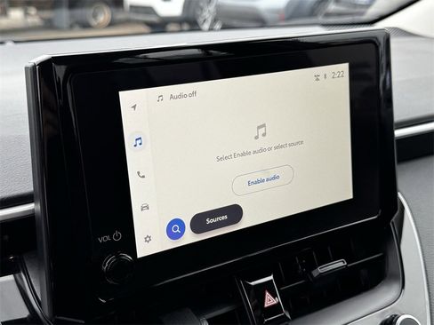 Used 2025 Toyota Corolla LE image 18