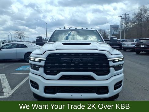 Used 2025 RAM 3500 Limited AWD/4WD image 3