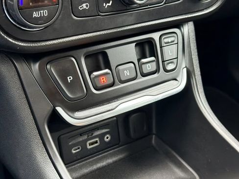 Used 2020 GMC Terrain Denali w/ Denali Premium Package FWD image 16