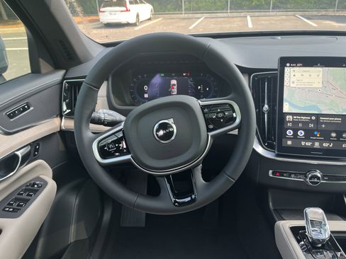 Used 2025 Volvo XC90 B6 Core w/ Protection Package Premier image 18