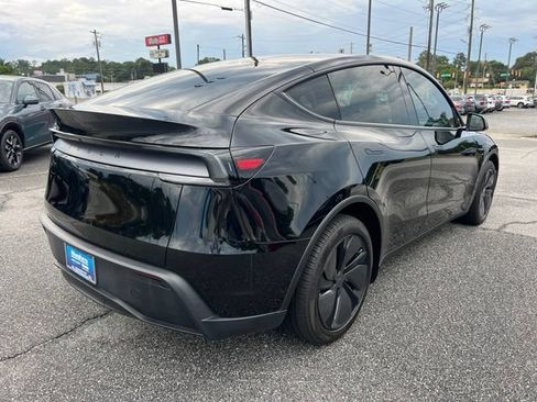 Used 2026 Tesla Model Y 2WD image 3