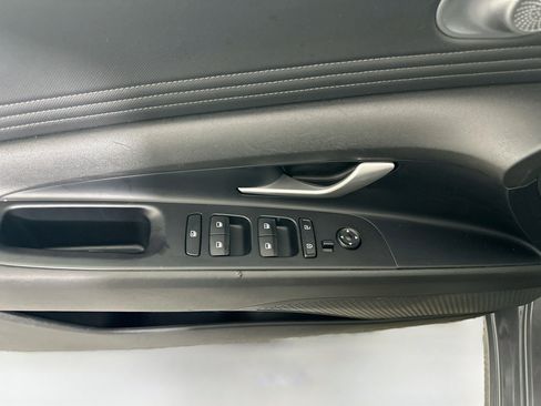 Used 2025 Hyundai Elantra SEL FWD image 15