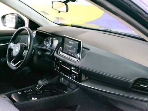 Used 2021 Nissan Rogue SV FWD image 12