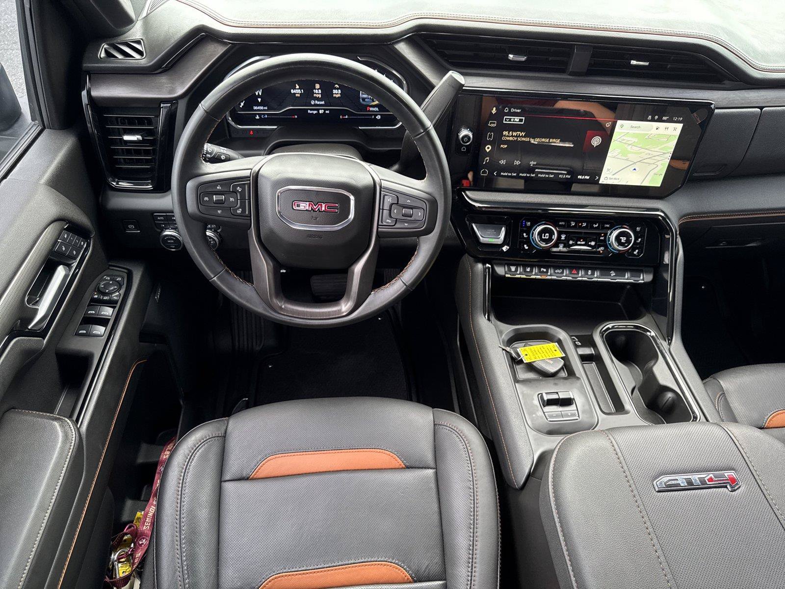 Used 2025 GMC Sierra 2500 AT4 w/ AT4 Premium Plus Package AWD/4WD image 14